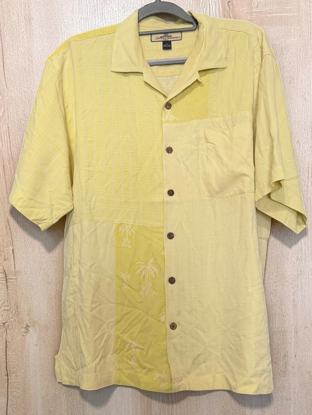 Tommy Bahama Men's Medium 100% Silk Yellow Camp Shirt Hawaiian Palm Tree Button